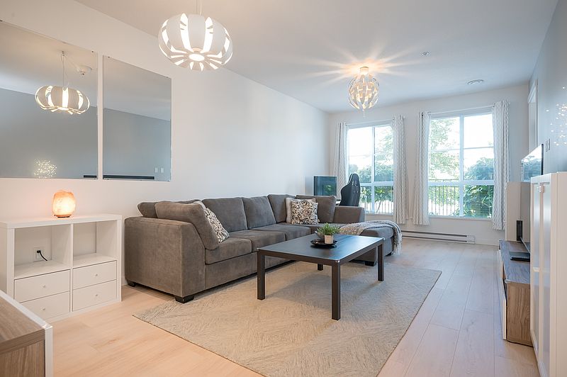 Surrey Apartment for rent - 2 Bedrooms — photo 2