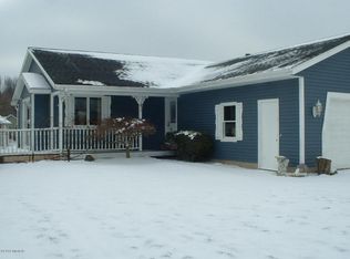 1484 Springbrook Dr, Jenison, MI 49428