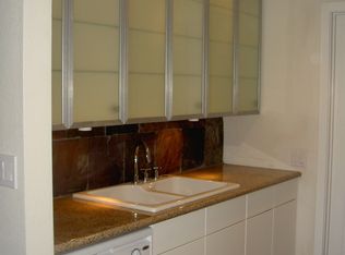 16084 Spruce St, Hesperia, CA 92345