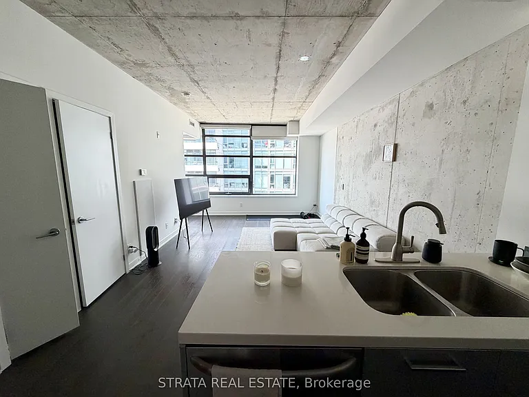 1201 Dundas St E #606 — Photo 6