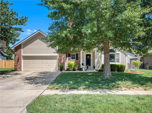 29708 W 185th St, Gardner, KS 66030