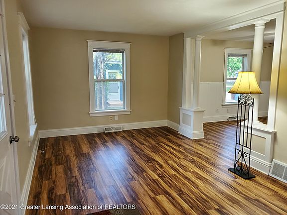 3rd image of 220 Mineral St