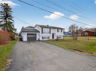 595 Saint Simon St, Bathurst, NB E2A 3L7