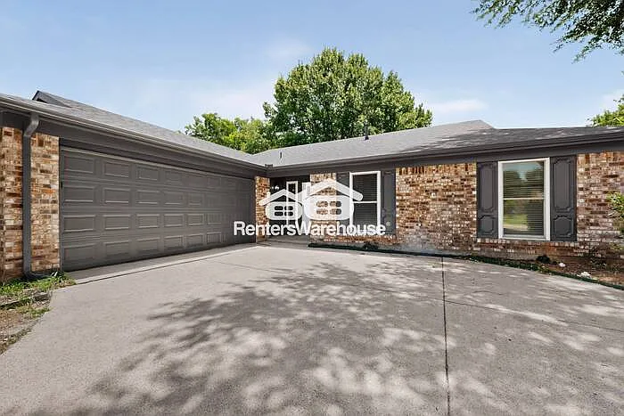 1919 Buckeye Dr — Photo 6