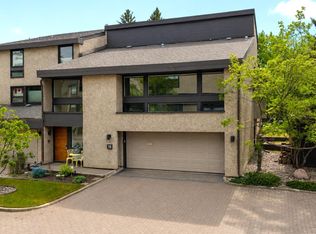76 Willow Way NW, Edmonton, AB T5T1C8