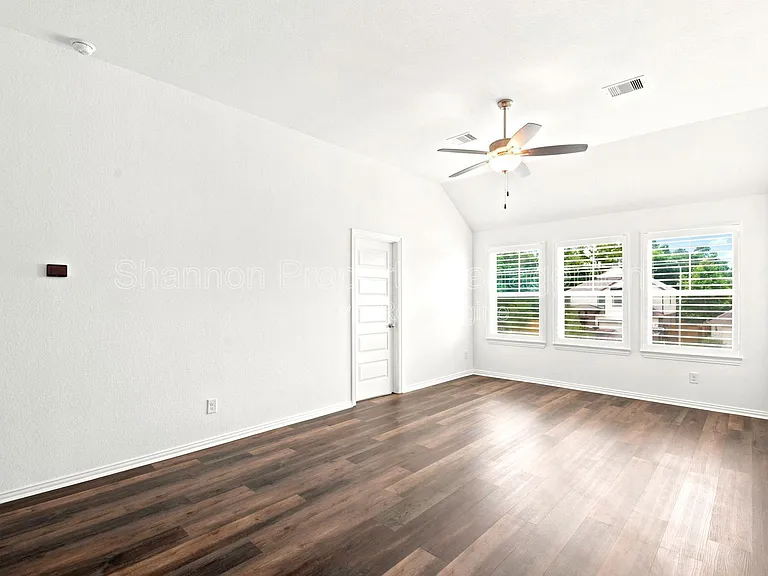 1202 Vilamoura Ct — Photo 36