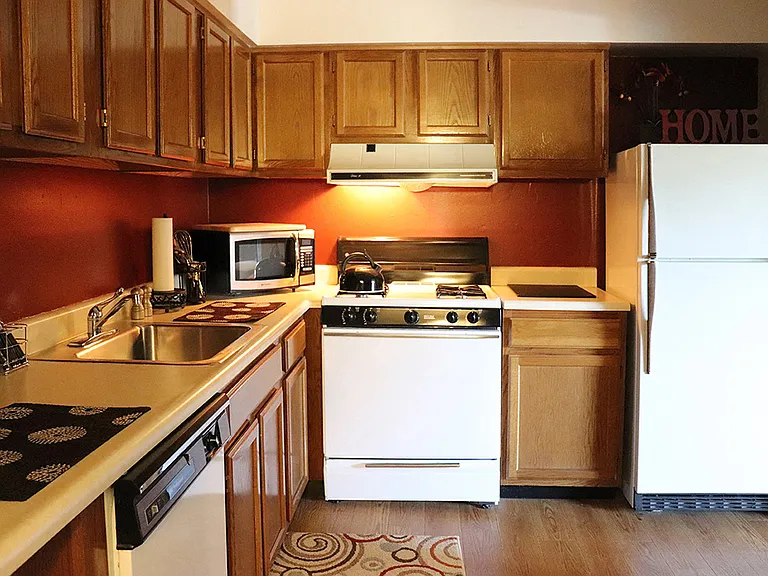 Wynnewood Park Apartments — Photo 17