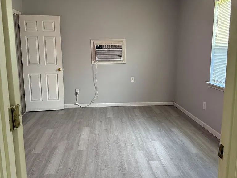 River Valley Apartments — Photo 29