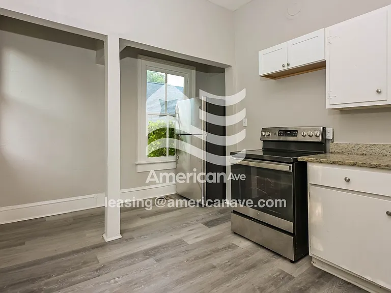 845237_005_kitchen_5.jpg