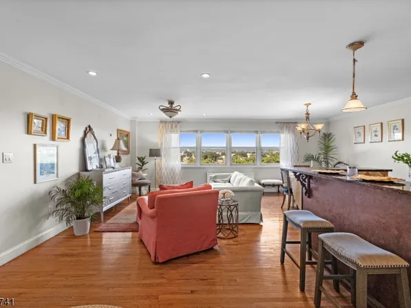 39 E 39th St 8i #8i, Paterson City, NJ 07514