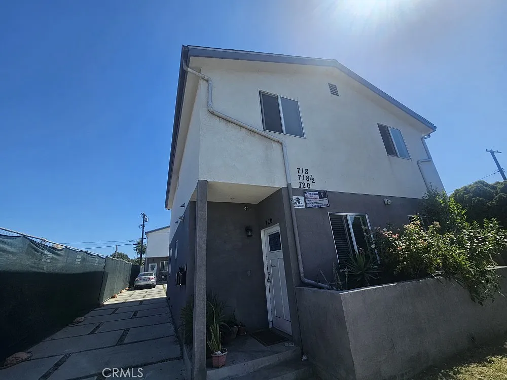 4 bed, 4241 sqft, $3,500 — Photo 1