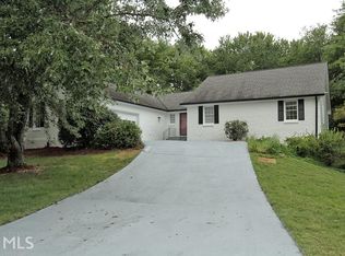 395 Saddle Creek Cir, Roswell, GA 30076