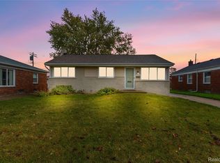 28222 Bohn St, Roseville, MI 48066