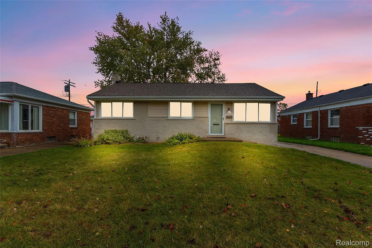 28222 Bohn St photo 1
