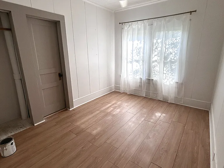 404 Thomas St — Photo 7