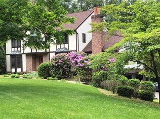 27 Lost Tree Ln, Ramsey, NJ 07446