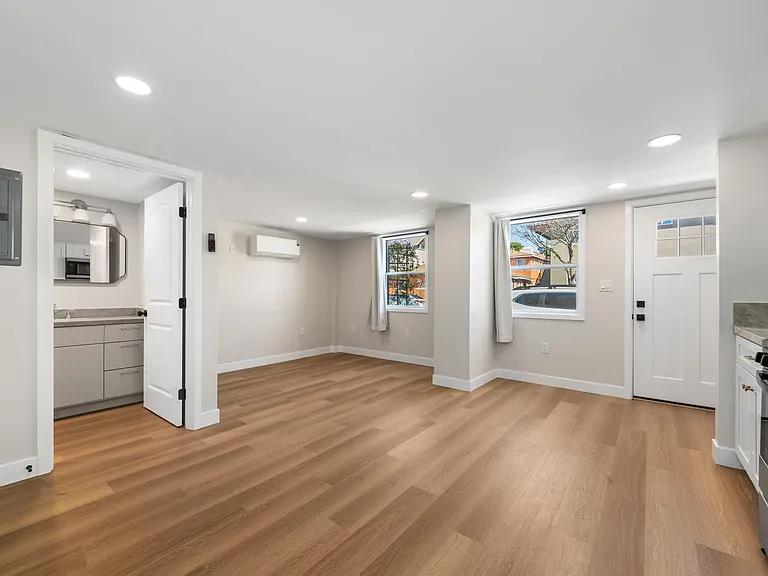 3020 E 3rd St #14 — Photo 4