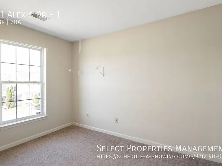 11 Alexis Dr #1 — Photo 8