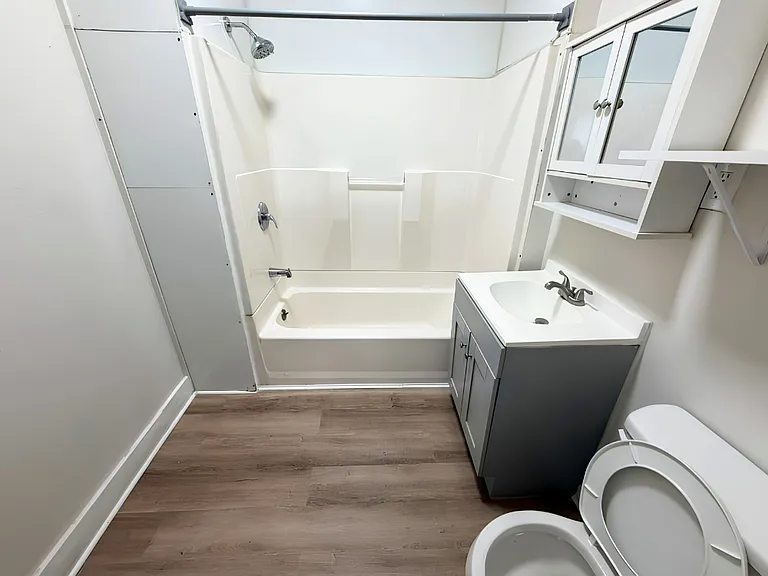 585 Chestnut St #1 — Photo 11