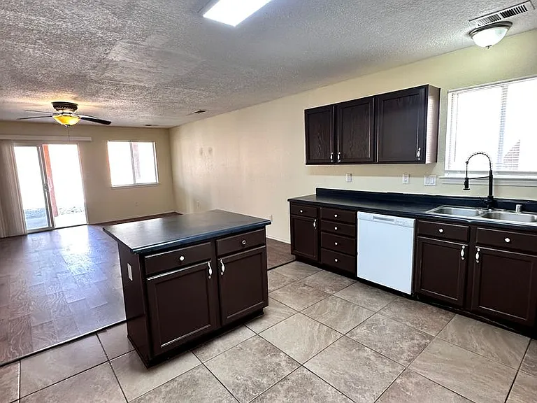 559 Sky Tower St SW — Photo 9