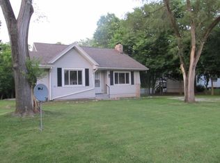 44 Main St, Commercial Pt, OH 43116