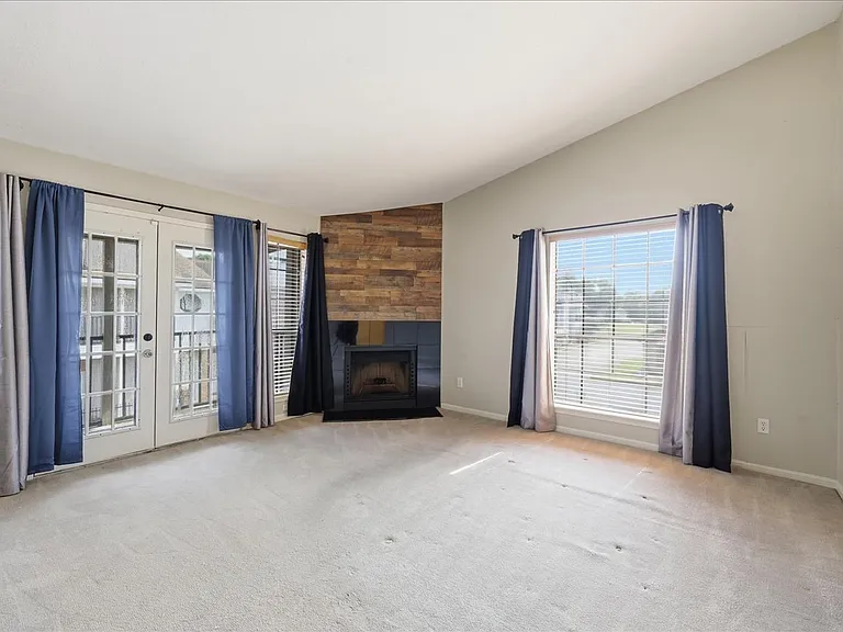 1620 Wellington Pl #604 — Photo 7