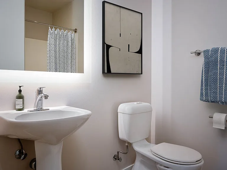 The Louisa Apartments — Photo 19