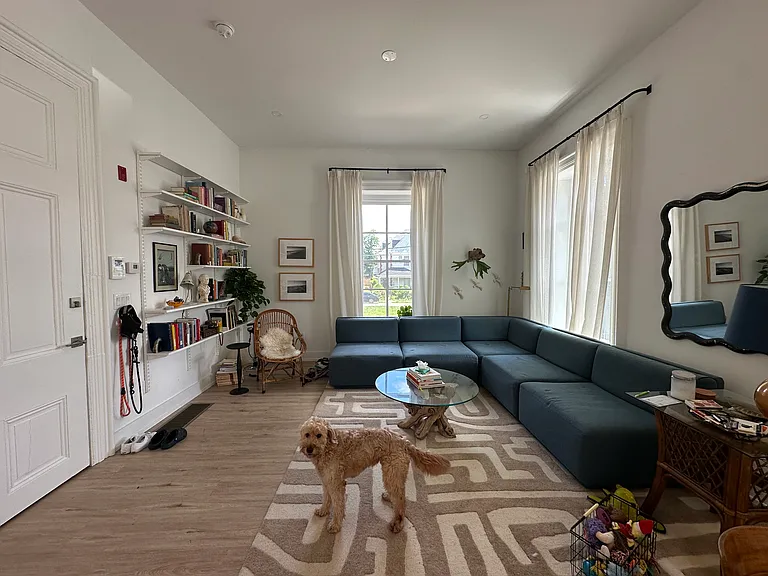 231 W Johnson Street — Photo 27