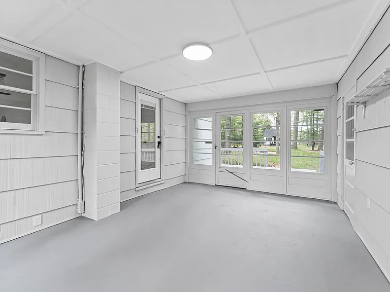 329 E Veterans Hwy — Photo 14