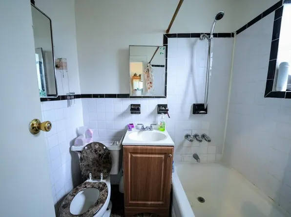 1440 De Kalb Avenue image 4 of 11