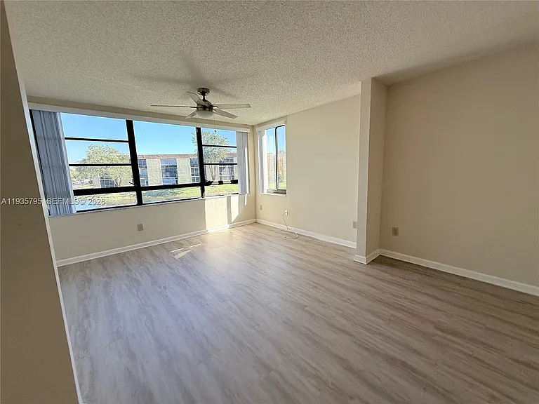 10426 E Clairmont Cir #212 — Photo 11