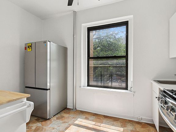 3rd image of 342 W 21st St APT 3C