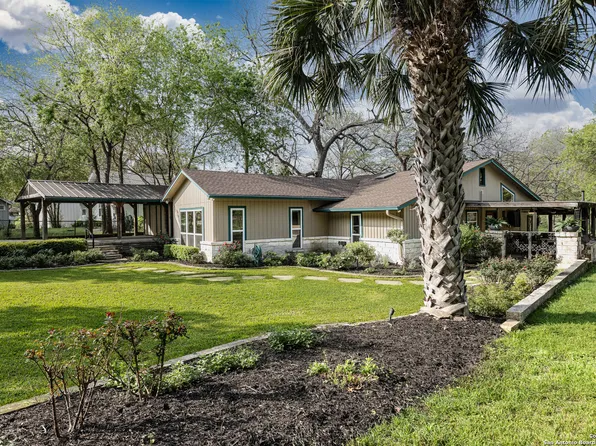 242 Rosewood Trl, McQueeney, TX 78123