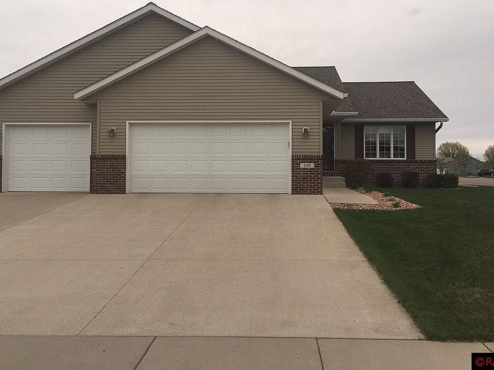 1st image of 109 Cog Hill Ln