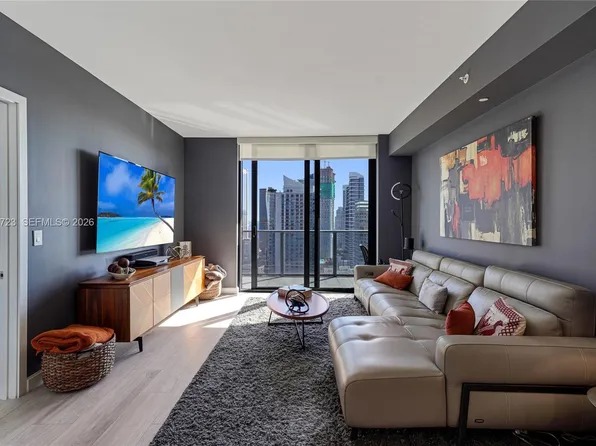 45 SW 9th St APT 3405, Miami, FL 33130