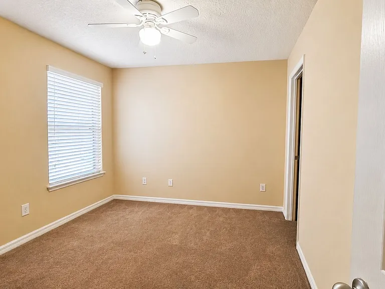9551 Silver Buttonwood St — Photo 7