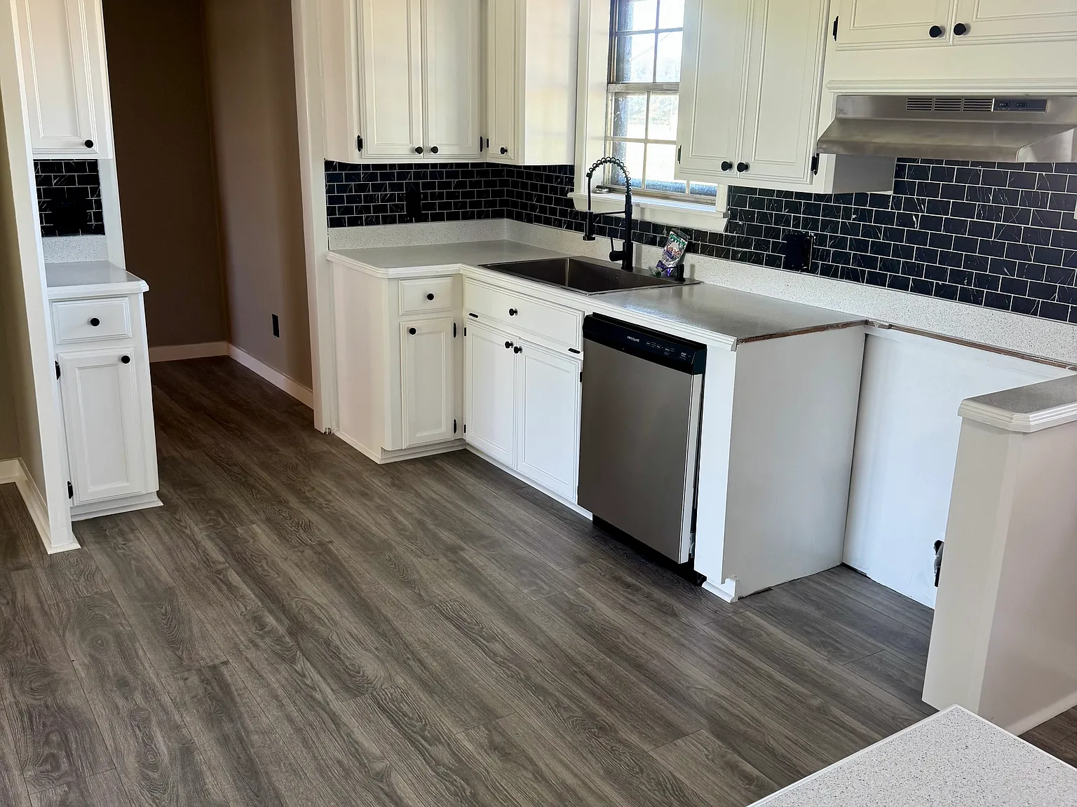 4 bed, 2.5 bath, 2296 sqft, $1,775 — Photo 2
