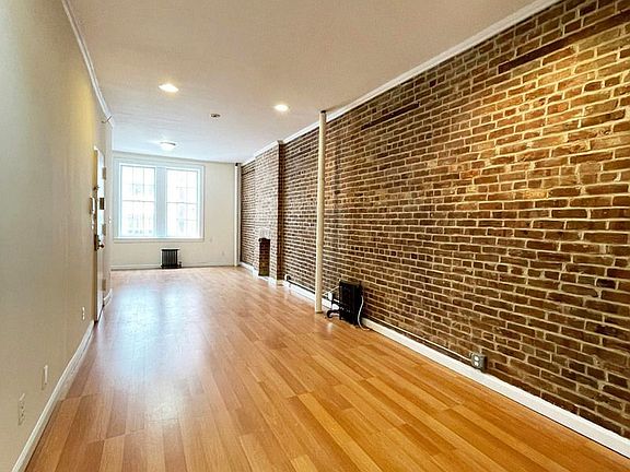 3rd image of 12 Pineapple St #B1