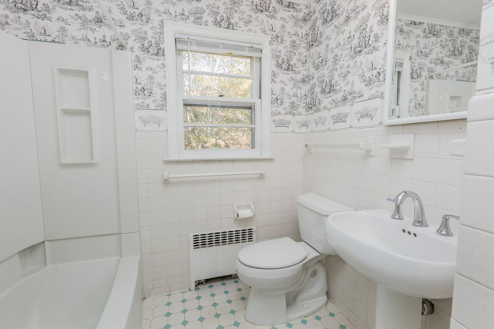  Main Level - Full Bathroom