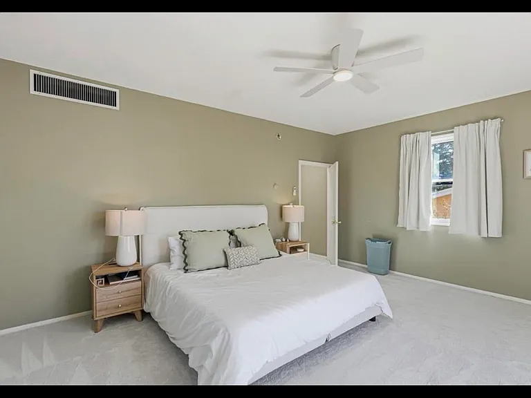 2920 Burton Ave SE — Photo 12