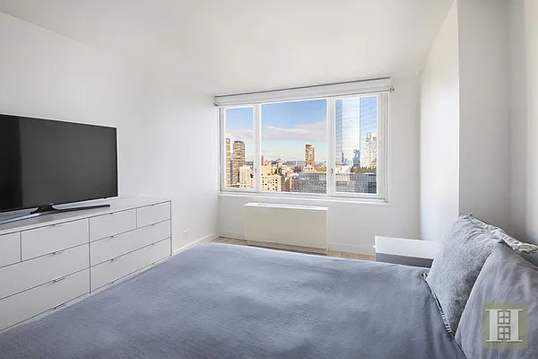 Rented by Halstead Real Estate | media 21