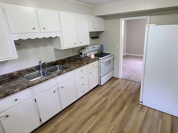 3rd image of 5219 Bancroft Ave #2