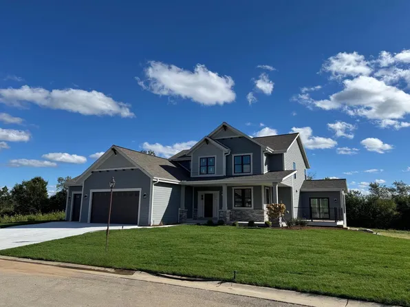 S54 W25403 Pebble Brook Ct., Waukesha, WI 53189