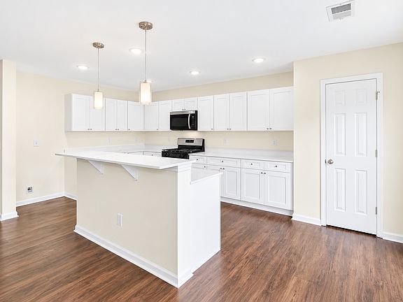 5th image of 1103 Homework Ave