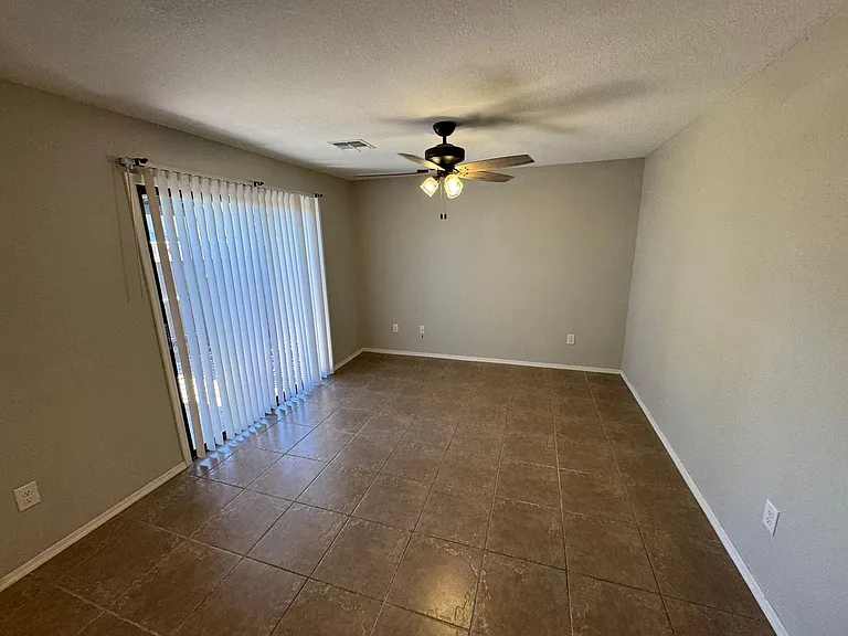 286 W Palomino Dr #101 — Photo 8
