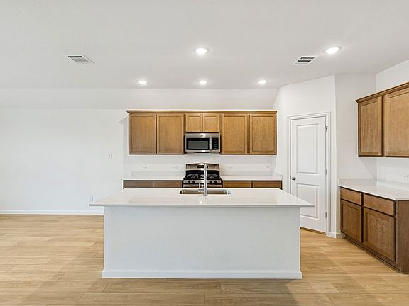 4th image of 3805 Prairie Chapel Rd