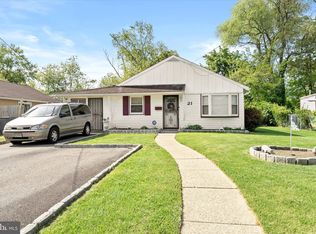 21 Theresa St, Ewing, NJ 08618