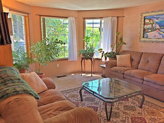 3rd image of 1569 Williamsburg Cir