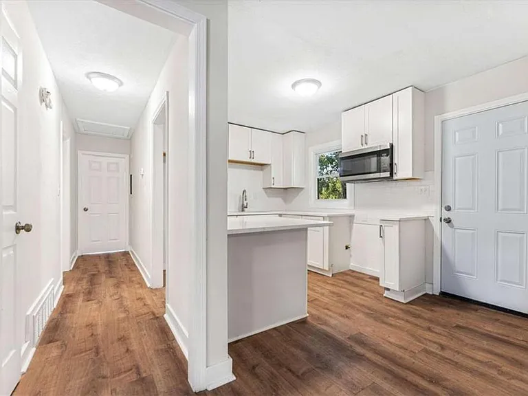 2905 Gresham Rd — Photo 11