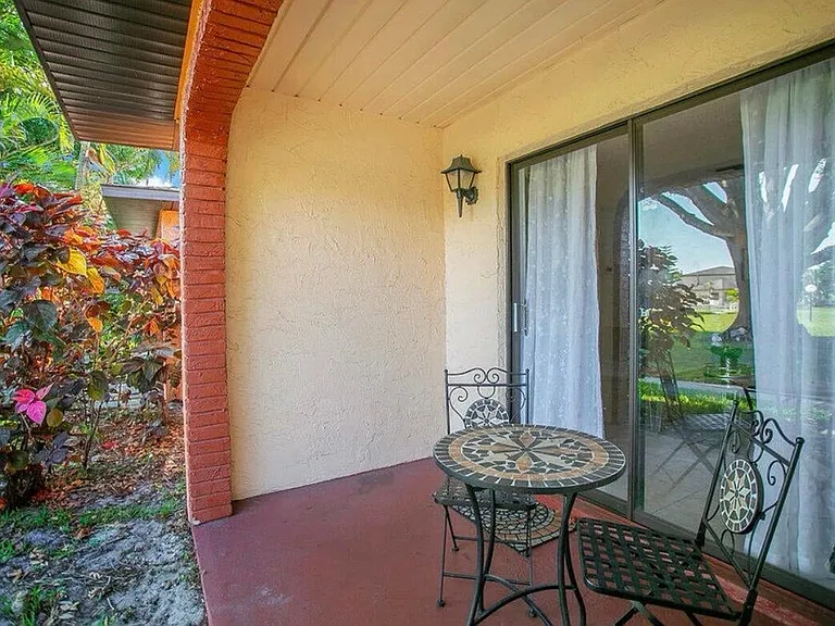 154 San Juan Cir — Photo 13